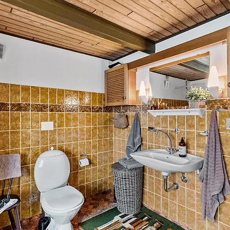 6 Bedroom Gorgeous In Holiday home